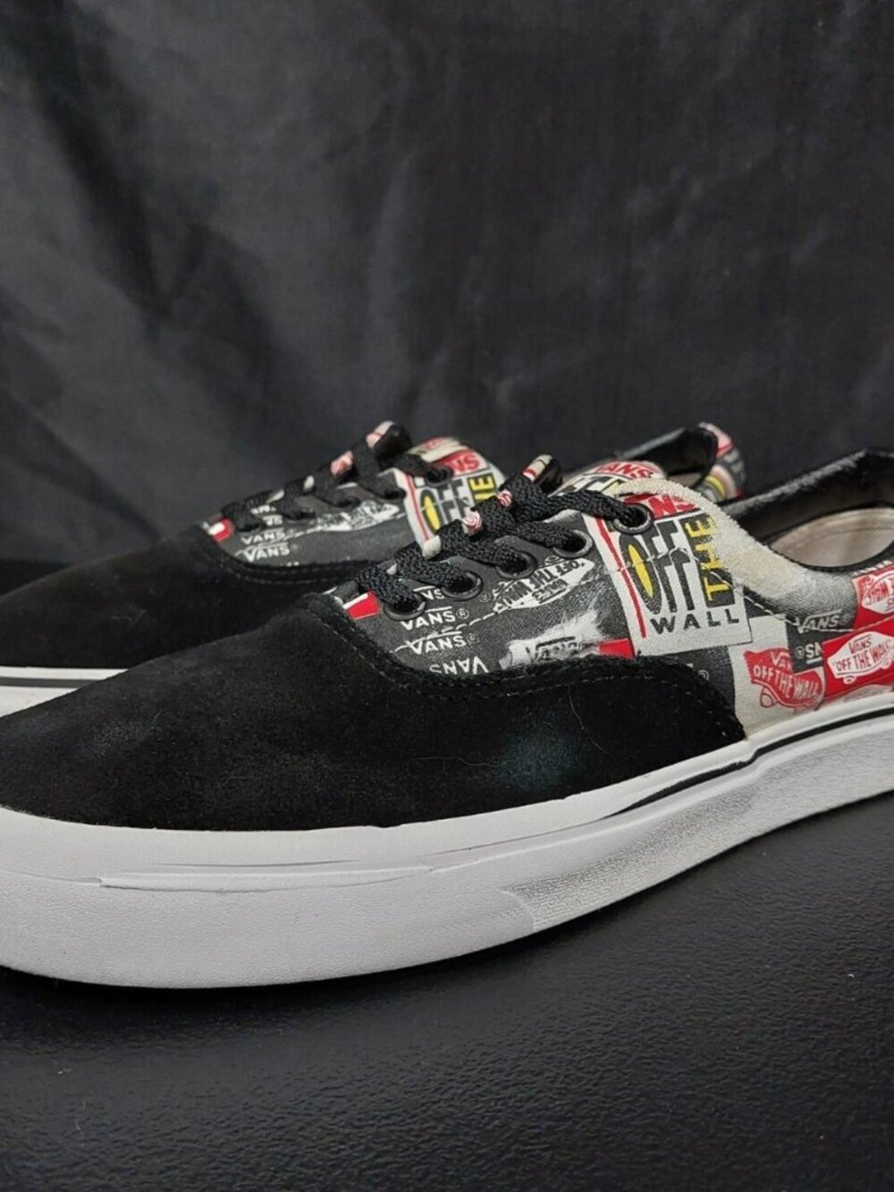Vans Authentic Skate Black and Logo Spellout AOP Patterned Shoe. Men's Sz 10